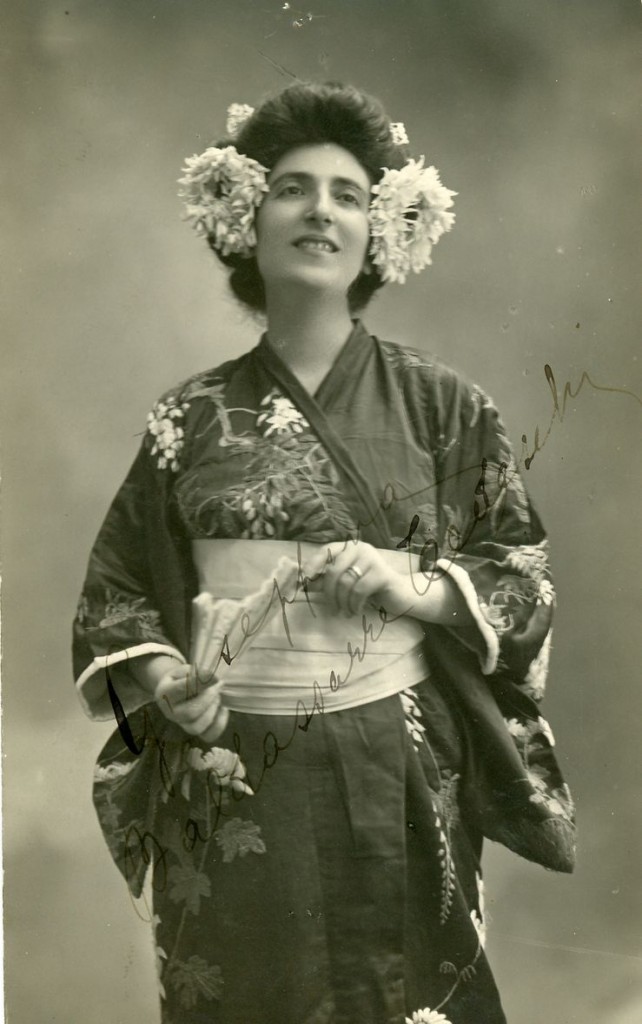 Nella foto Giuseppina Baldassarre-Tedeschi, prima interprete di Cio Cio San al Teatro Verdi nell'aprile del 1914 Civico Museo Teatrale "Carlo Schmidl" Archivio fotografico F 651