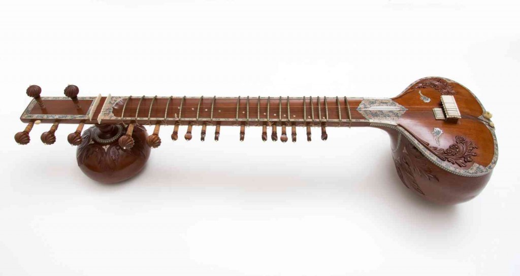 SITAR della collezione di strumenti musicali del Civico Museo Teatrale "Carlo Schmidl"