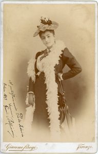 CMT_F_030195 Nella foto Gemma Bellincioni, prima interprete a Trieste (Teatro Comunale, marzo 1896) del ruolo di Carlotta nel «Werther» di Jules Massenet Civico Museo Teatrale "Carlo Schmidl", CMT F 30195