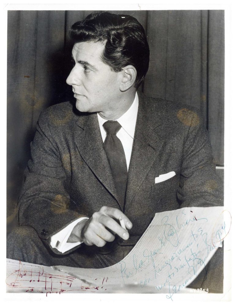 Leonard Bernstein in una foto con dedica autografa a Fedora Barbieri Civico Museo Teatrale "Carlo Schmidl" - CMT F 28369
